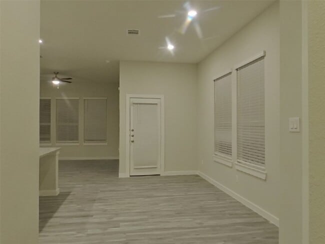 Building Photo - 4922 San Fabiano Ct