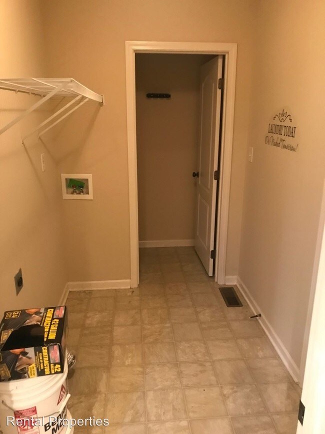 Building Photo - 3 br, 2 bath House - 556 Starboard Court