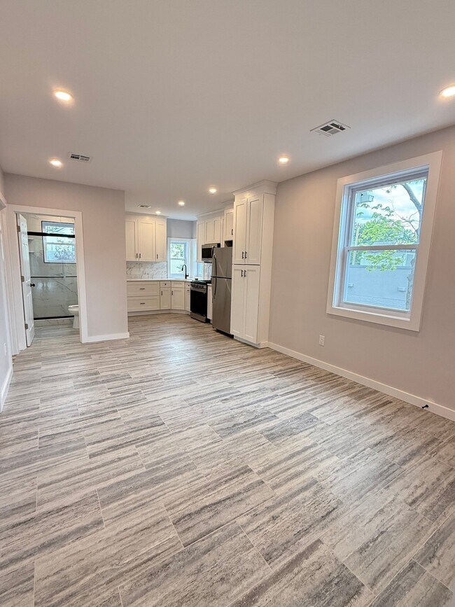 Foto del edificio - 182 Belmont Ave