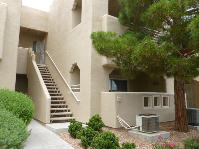 Foto del edificio - 1909 Desert Falls Ct