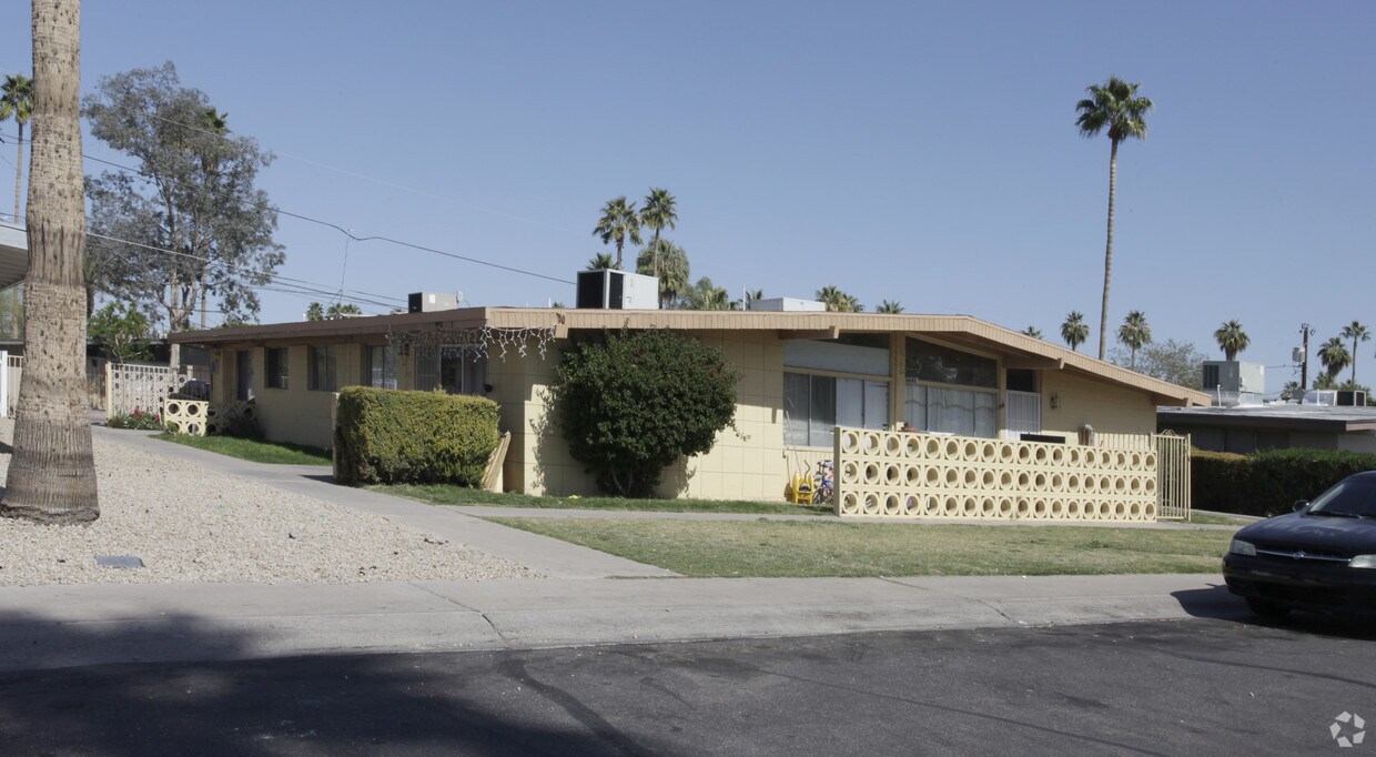Primary Photo - 6644 E Earll Dr