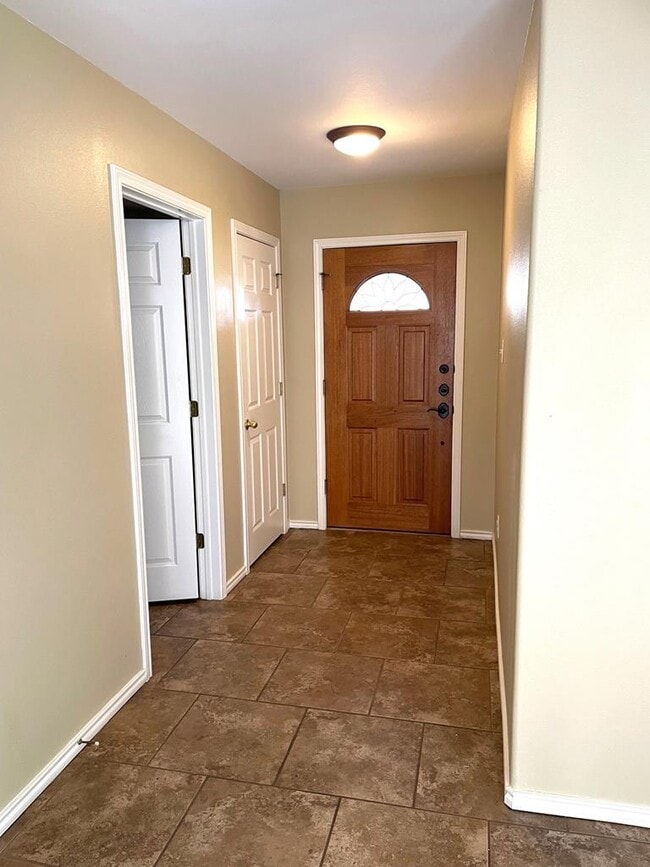 Building Photo - 208 Coronado Cir