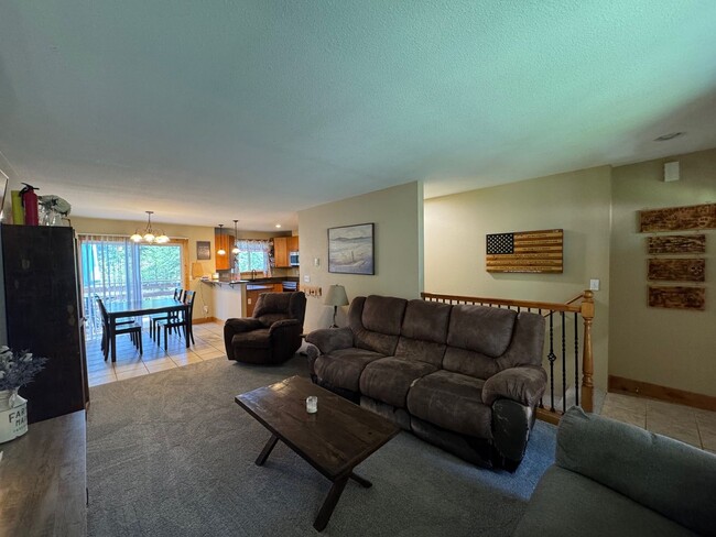 Foto del edificio - Spacious 4-Bedroom Home in Gated Clearwood...