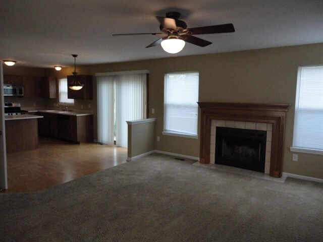 Building Photo - 13927 Harrison Parkway