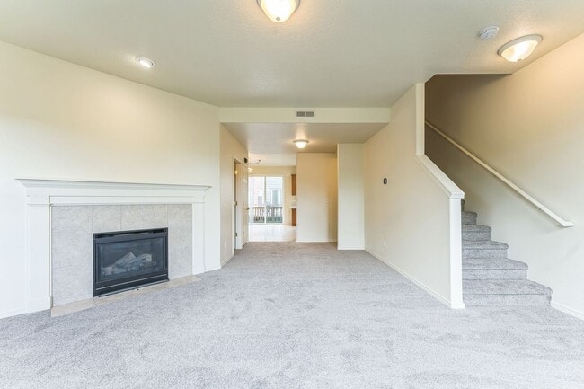 Building Photo - 4827 SE Davis Rd