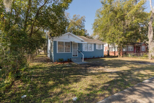 Building Photo - 352 Tallulah Ave