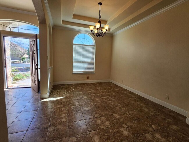 Foto del edificio - Large 4 bedroom 2.5 bath home