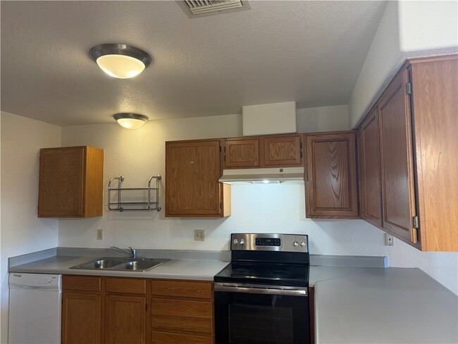 Building Photo - 3551 N Verdugo Rd