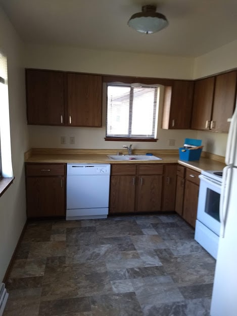 Kitchen2 - 927 S 76th St