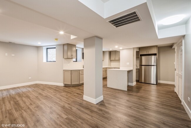 Building Photo - 5040 S Saint Lawrence Ave