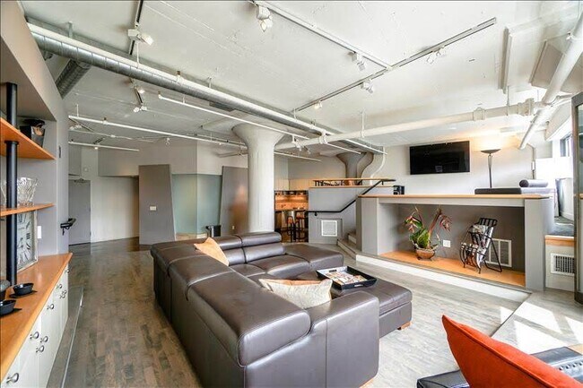 Building Photo - 1314 Northwest Irving Street, Unit 608