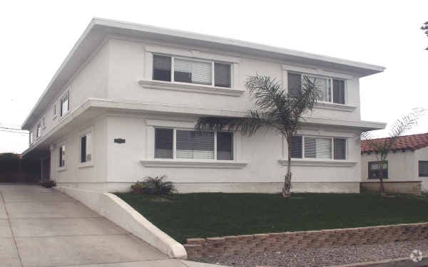 Building Photo - 223-225 Avenida Granada