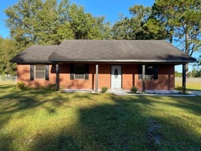 Building Photo - 15 Patricia Ln