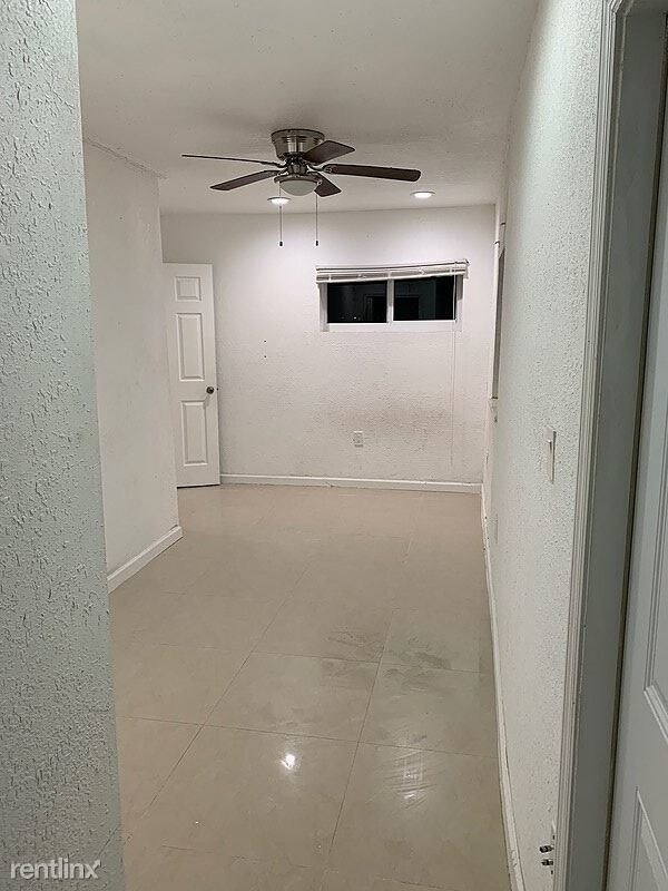 Building Photo - 2 br, 1 bath Apartment - 528 Churchill Road 2