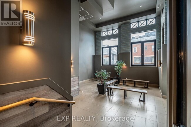 Building Photo - 429 Kent St