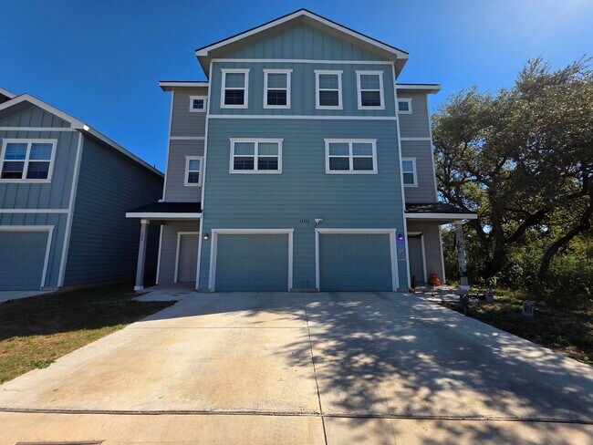 Building Photo - Townhome for Rent