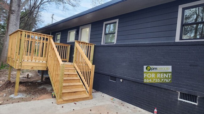 Building Photo - 108 St Lo Cir