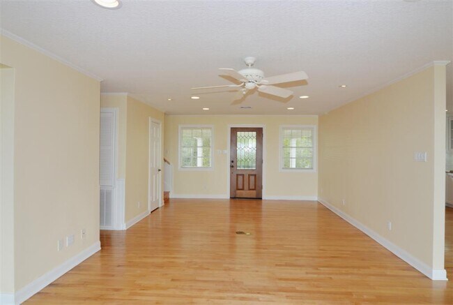 Building Photo - 2920 Todville Rd