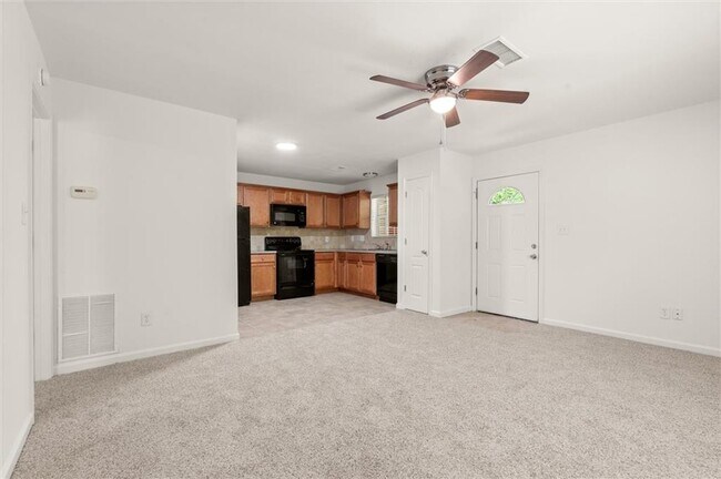 Foto del edificio - 5058 Jonesboro Rd