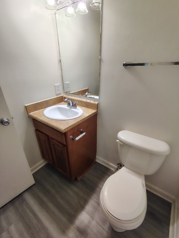 Foto del edificio - 600 Reusens Rd