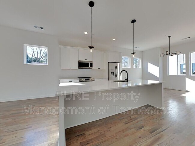 Building Photo - 1208 Watts Terrace