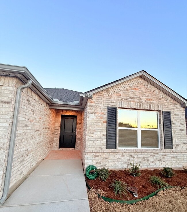 Building Photo - 1840 Black Poplar Wy