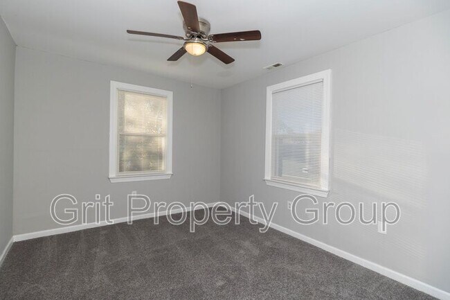 Foto del edificio - 2708 Olive St
