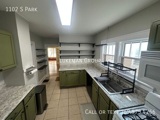 Foto del edificio - 1102 S Park-