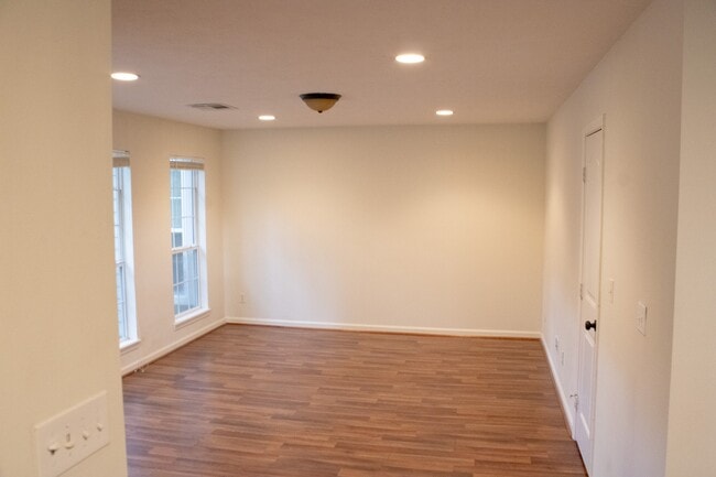 Foto del edificio - 13351 Park Ave