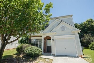 Building Photo - 2411 Normancrest Ct
