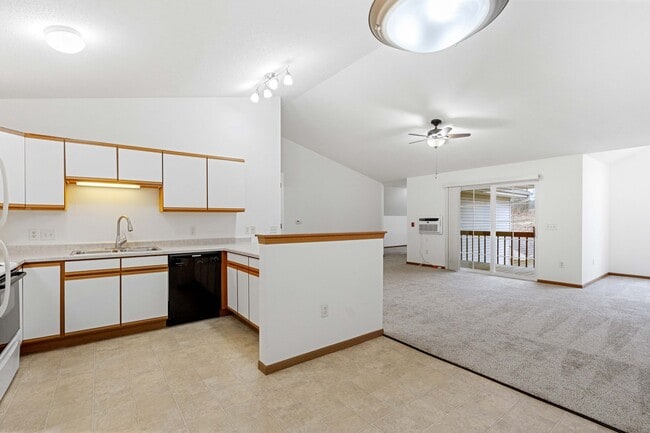 Building Photo - Oakridge Apartments