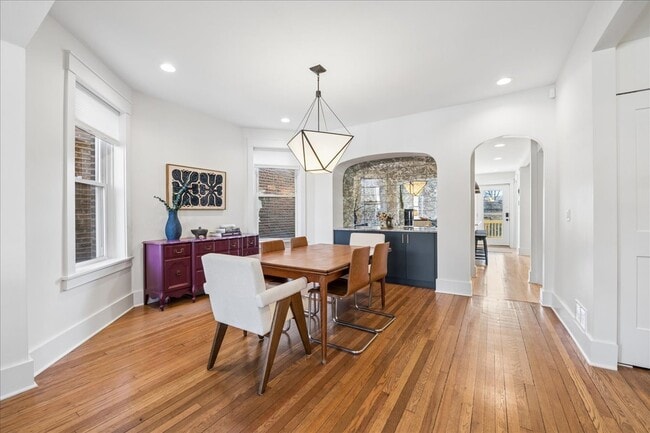 Foto del edificio - 4912 N Winchester Ave
