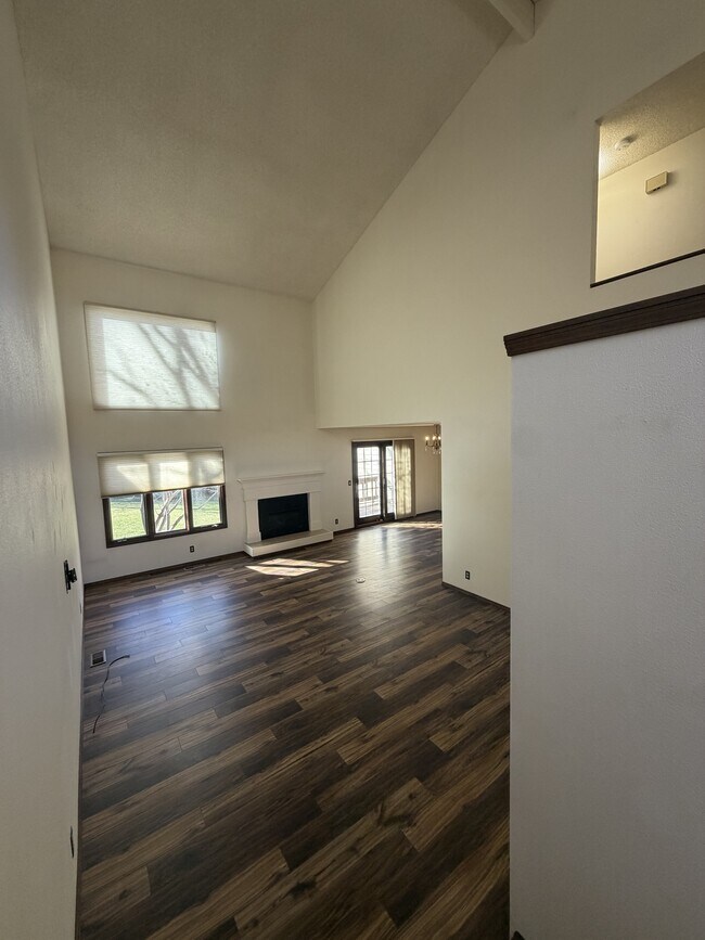 Foto del edificio - 3346 Racquet Club Dr