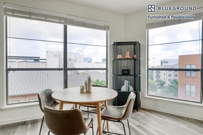 Building Photo - 3311 Rogers Rd