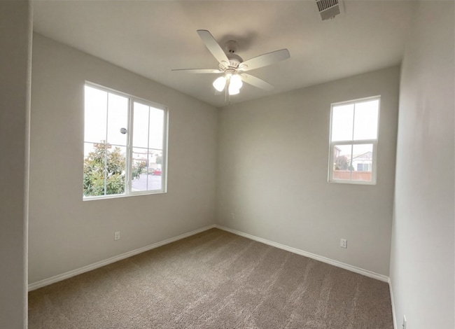 Foto del edificio - 27552 Gruber Dr