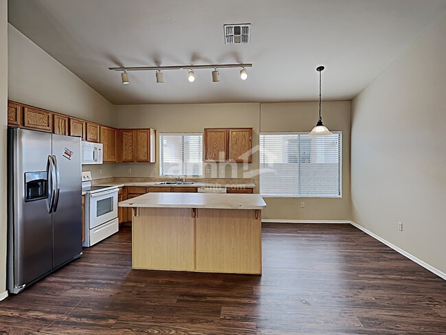 Building Photo - 307 E Camino Limon Verde