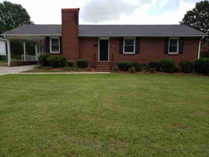 Primary Photo - 1218 Bolton St