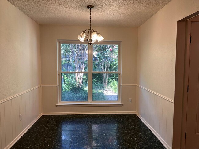 Foto del edificio - $1995 3 Bedroom 2 Bath 2 Car Garage in Arl...