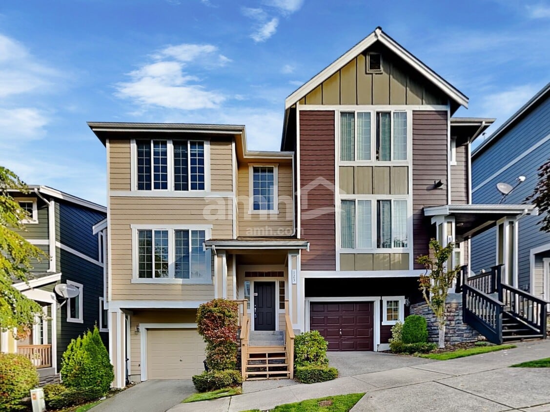 Primary Photo - 125 Wild Rose St