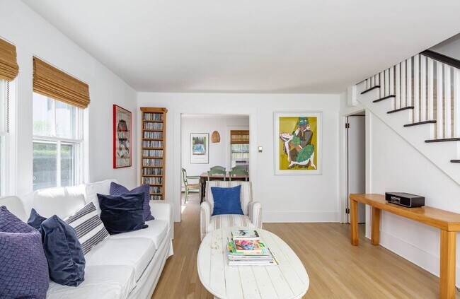 Building Photo - 109 Toylsome Ln