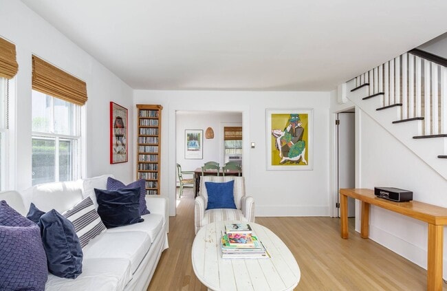 Foto del edificio - 109 Toylsome Ln