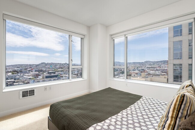 Building Photo - 1160 Mission St