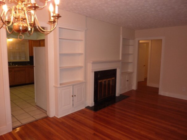Foto del edificio - 3833 Elmwood Ave