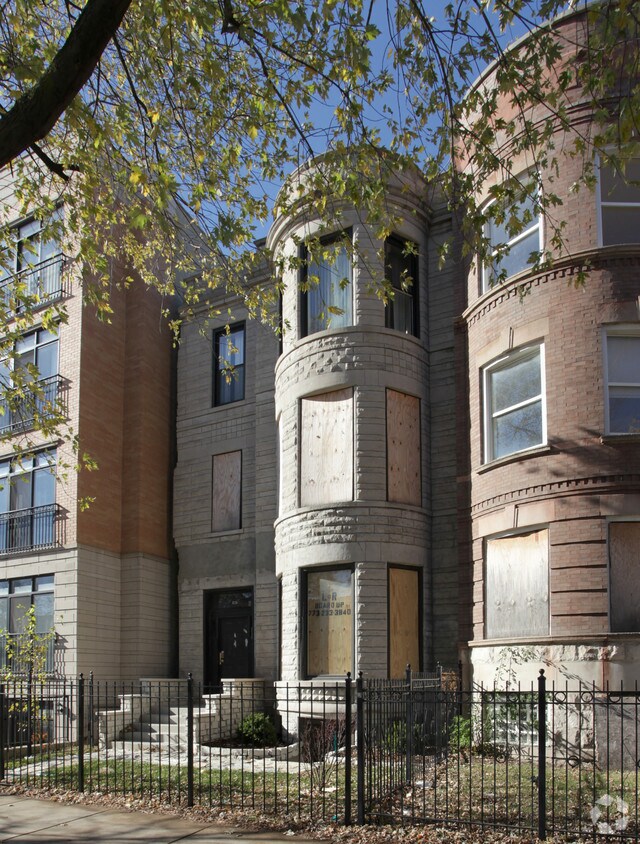 Building Photo - 4030 S Indiana Ave