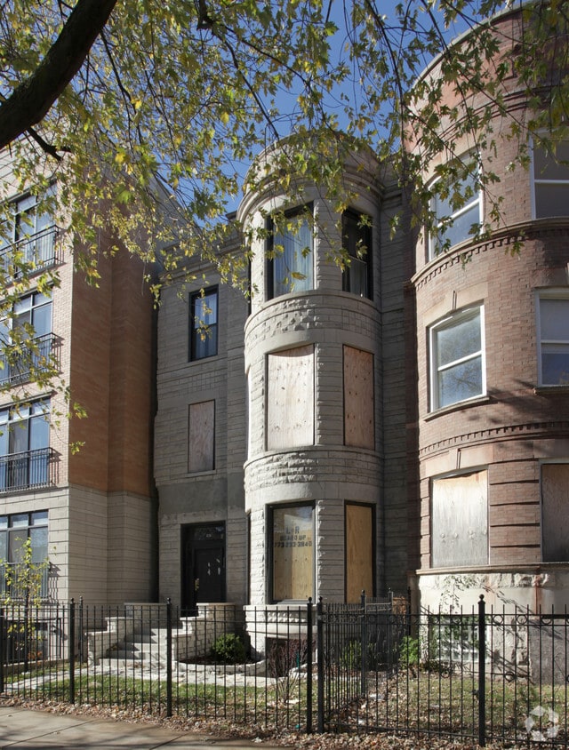 Foto del edificio - 4030 S Indiana Ave