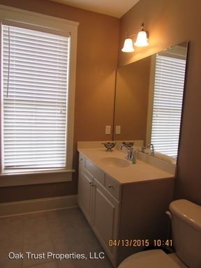 Building Photo - 4 br, 3.5 bath House - 109 Sabal Ct. E