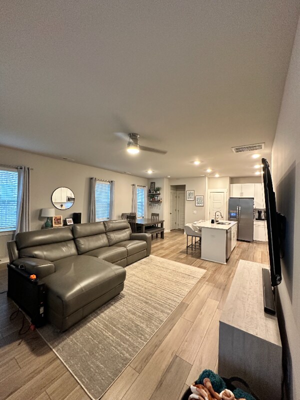 Foto del edificio - 2204 Hospitality Ln