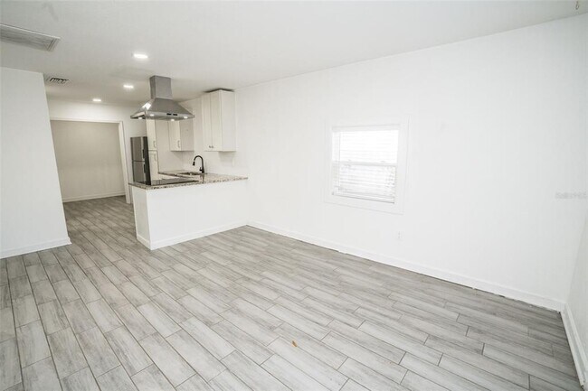 Foto del edificio - 1007 E 32nd Ave