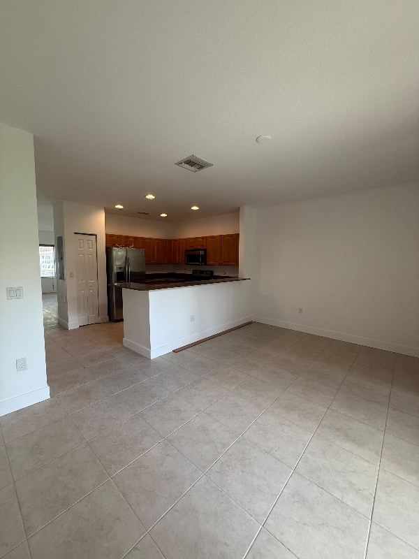 Building Photo - 2816 SW 83rd Ave