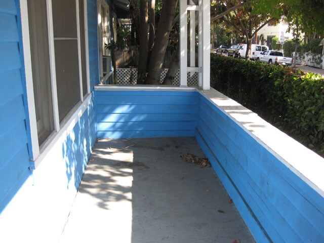 Building Photo - 1402 N Las Palmas Ave